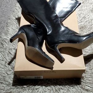 Sam and Libby Black Stretch Zip Boots.